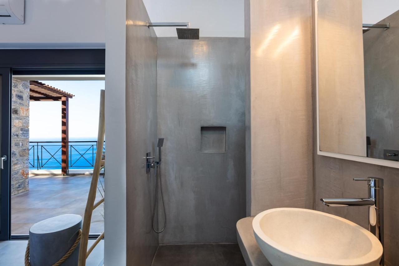 Villa Sea-Esta, Adults Only Sellia  ภายนอก รูปภาพ